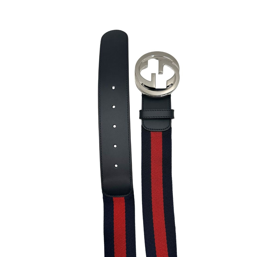 Cintura Gucci elasticizzata con strisce trama Web blu e rosse, finiture in pelle blu e parti metalliche argentate