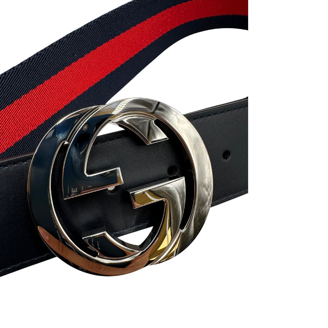 Cintura Gucci elasticizzata con strisce trama Web blu e rosse, finiture in pelle blu e parti metalliche argentate