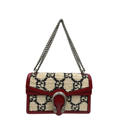 Borsa Gucci Dionysus in tweed bianco con trama maxi GG nera e finiture in pelle bordeaux. Presenta una tracolla scorrevole in catena e l'iconica chiusura a testa di tigre. Completa di dustbag. Originale, di lusso, usato, condizioni ottime. 