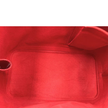 Interno Borsa Alma PM Louis Vuitton in pelle Epi rossa con parti metalliche argentate, munita di due manici stondati