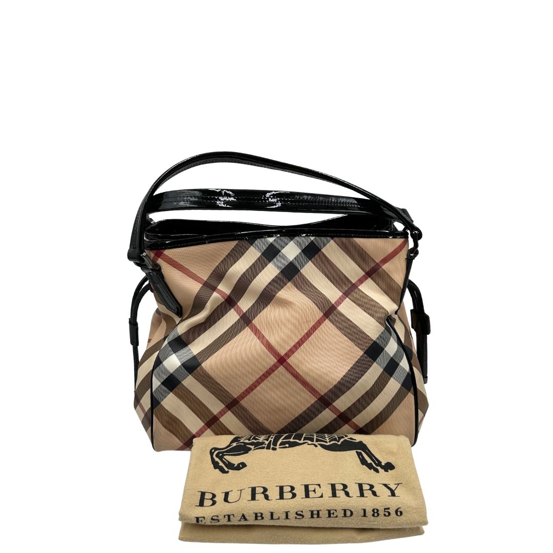Borsa Burberry in canvas trama tartan con finiture in pelle nera verniciata; munita di doppi manici, indossabile a spalla. Completa di dustbag, di lusso, originale, ottimo stato 