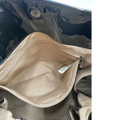 interno Borsa Burberry in canvas trama tartan con finiture in pelle nera verniciata; munita di doppi manici, indossabile a spalla. Completa di dustbag, di lusso, originale, ottimo stato