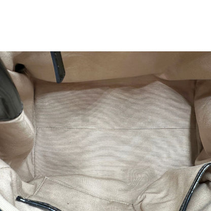 interno Borsa Burberry in canvas trama tartan con finiture in pelle nera verniciata; munita di doppi manici, indossabile a spalla. Completa di dustbag, di lusso, originale, ottimo stato