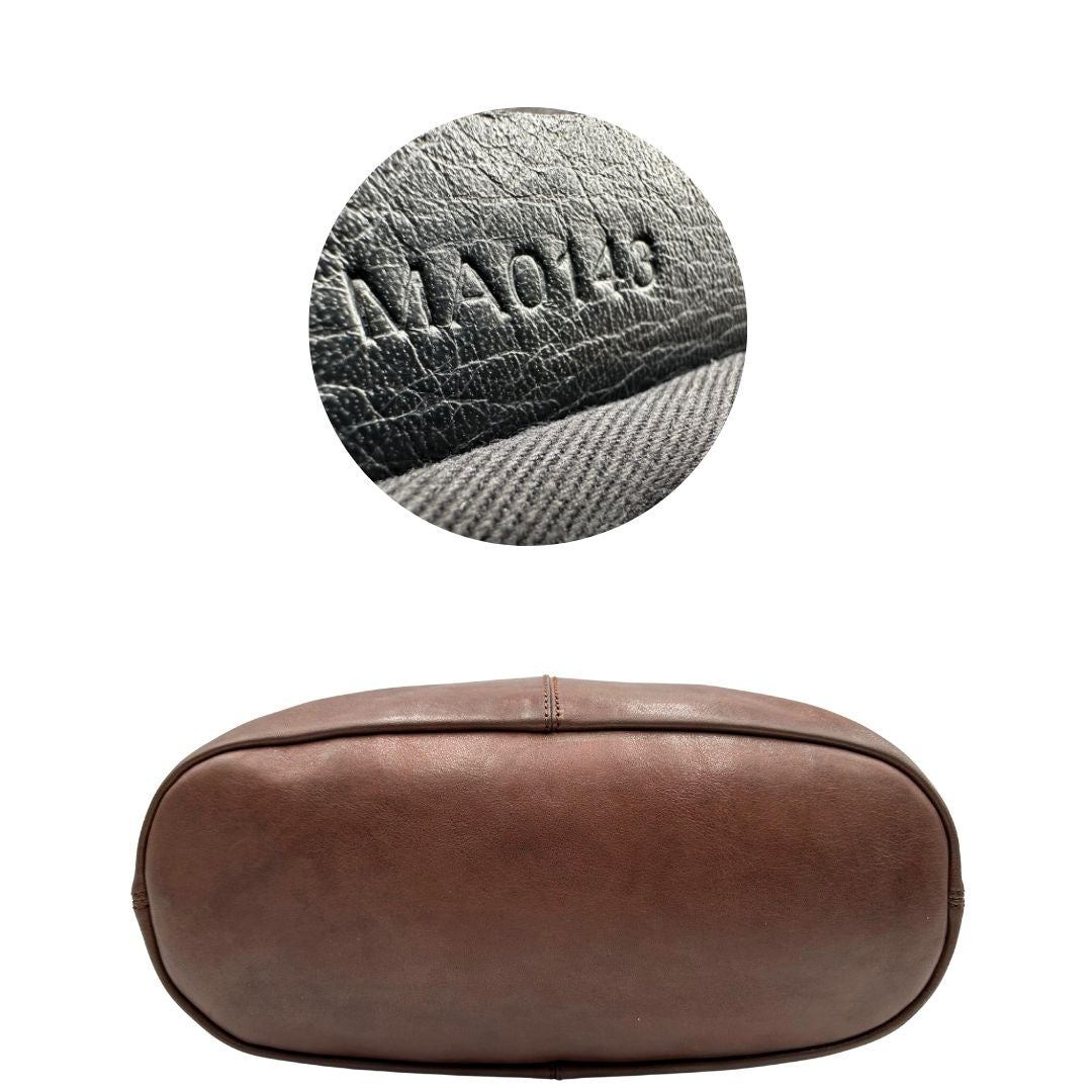 base Borsa Givenchy Nightingale in pelle marrone e parti metalliche dorate. Munita di doppi manici e tracolla una amovibile arricchita da una cerniera decorativa, di lusso, originale. 