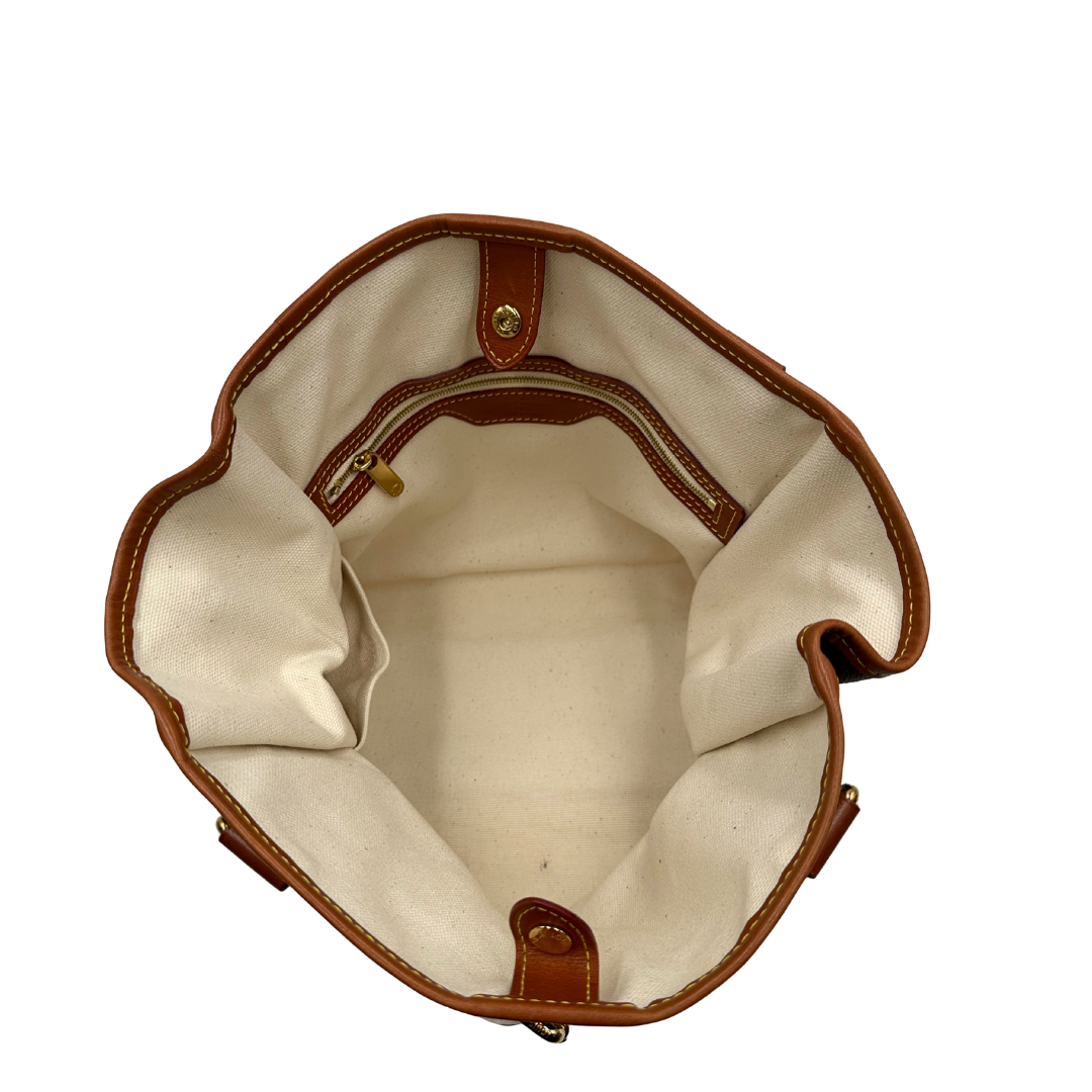 Interno Borsa Louis Vuitton Tisse Rayures in tela monogram arricchita da finiture in pelle color cognac e crema con dettagli metalliche dorate; munita di due manici in pelle. Completa di scatola e dustbag. Originale, usata, di lusso, in ottime condizioni