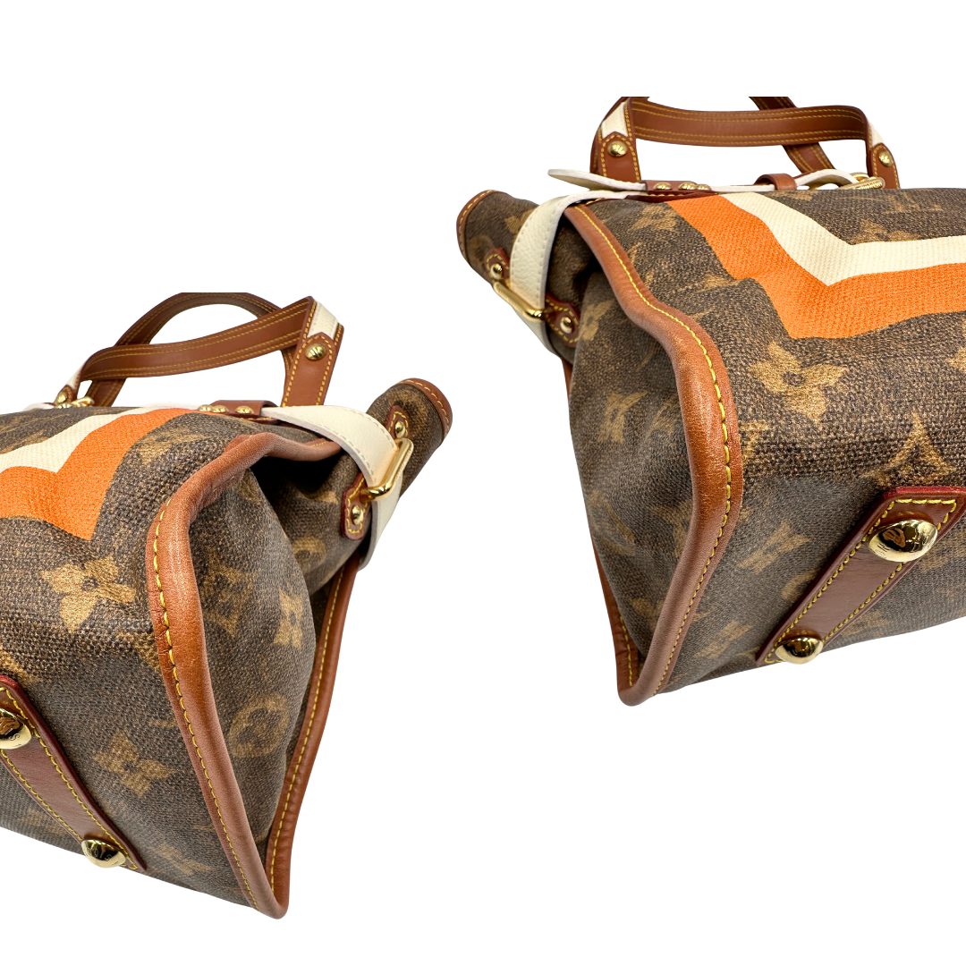 Angoli Borsa Louis Vuitton Tisse Rayures in tela monogram arricchita da finiture in pelle color cognac e crema con dettagli metalliche dorate; munita di due manici in pelle. Completa di scatola e dustbag. Originale, usata, di lusso, in ottime condizioni