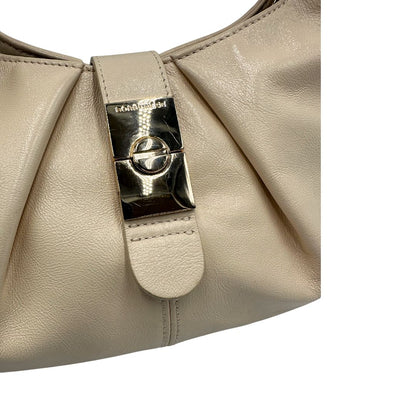 Borsa Borbonese in pelle biege con parti metalliche dorate; munita di un manico singolo. Completa di dustbag. Originale, usata, di lusso, in ottime condizioni