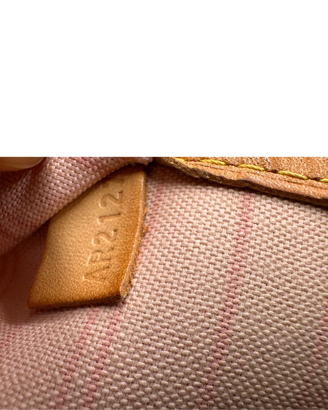 codice di una borsa Neverfull MM Louis Vuitton in canvas Damier Azur con finiture in vacchetta naturale e parti metalliche dorate. Originale, usata, di lusso, in ottime condizioni