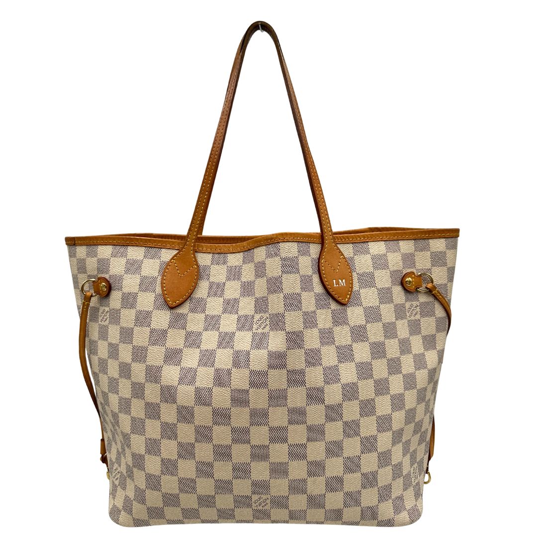 Front di una borsa Neverfull MM Louis Vuitton in canvas Damier Azur con finiture in vacchetta naturale e parti metalliche dorate. Originale, usata, di lusso, in ottime condizioni.