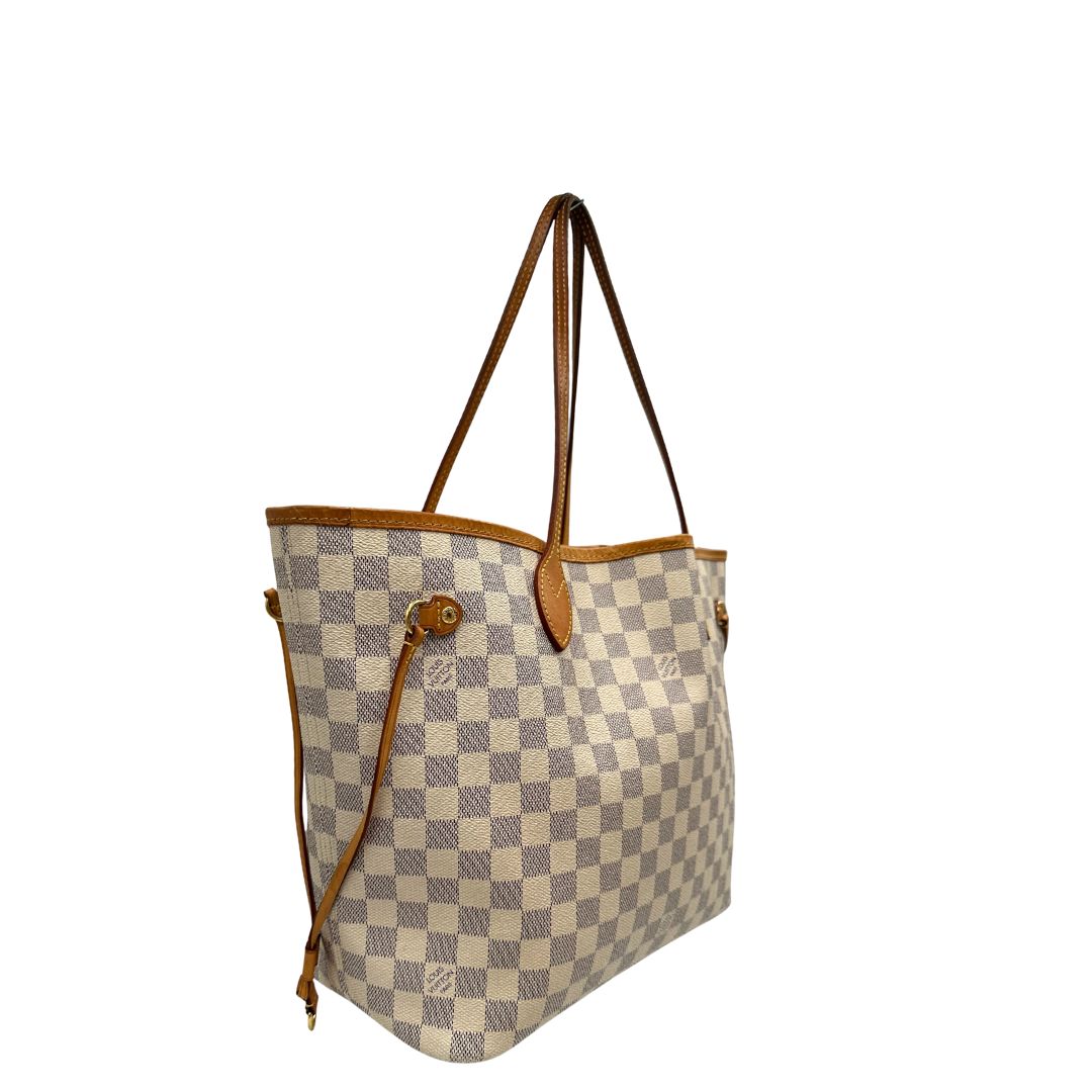 Laterali di una borsa Neverfull MM Louis Vuitton in canvas Damier Azur con finiture in vacchetta naturale e parti metalliche dorate. Originale, usata, di lusso, in ottime condizioni
