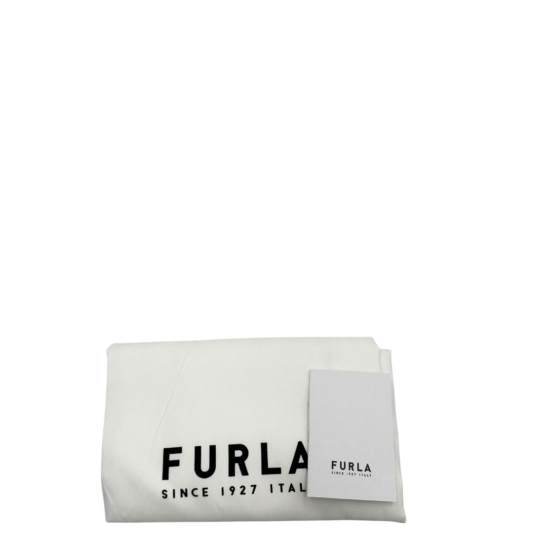 dustbag  Borsa Furla Nuvola in pelle azzurro polvere con parti metalliche dorate; munita di un manico regolabile e rimovibile. Originale, usata, di lusso, in eccellenti condizioni