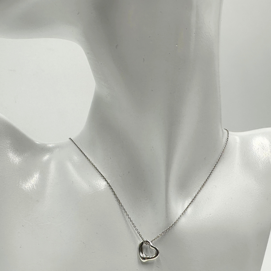 Collana Tiffany&Co. della collezione Elsa Peretti in argento 925. Completa di corredo, di lusso, originale, ottime condizioni.