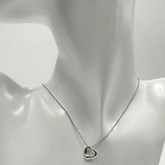 Collana Tiffany&Co. della collezione Elsa Peretti in argento 925. Completa di corredo, di lusso, originale, ottime condizioni.