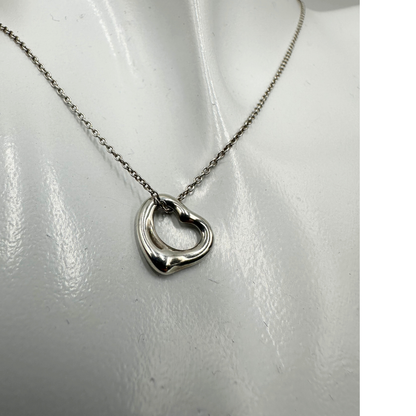 Collana Tiffany&Co. della collezione Elsa Peretti in argento 925. Completa di corredo, di lusso, originale, ottime condizioni.