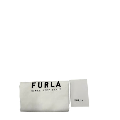 dustbag  Borsa in pelle martellata rosa con parti metalliche dorate; munita di una tracolla in catena scorrevole con spallaccio in pelle. Completa di dustbag, di lusso, originale, ottime condizioni.