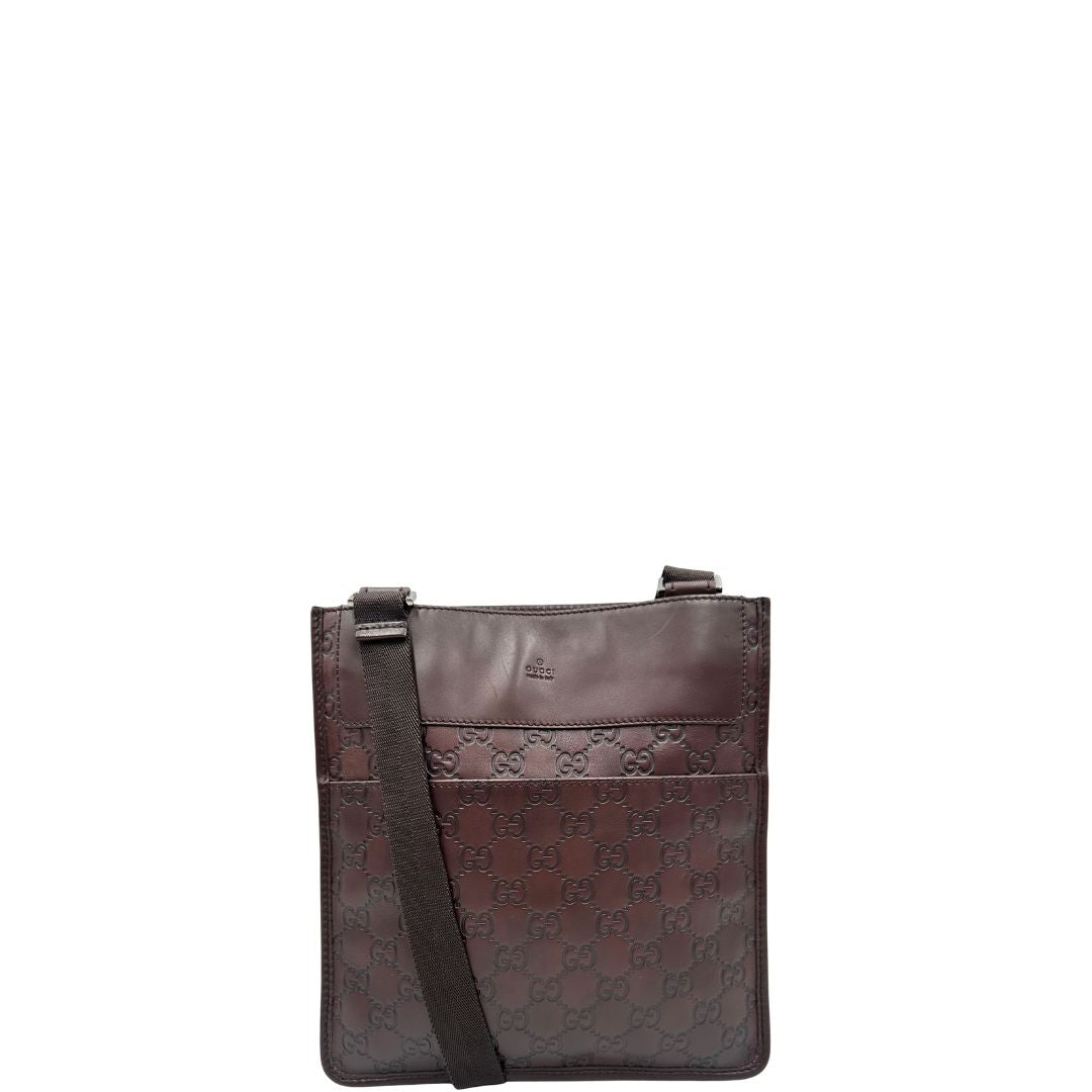 Borsa Gucci in pelle GG, munita di una tracolla in tessuto regolabile, di lusso, originale, ottime condizioni, usata.