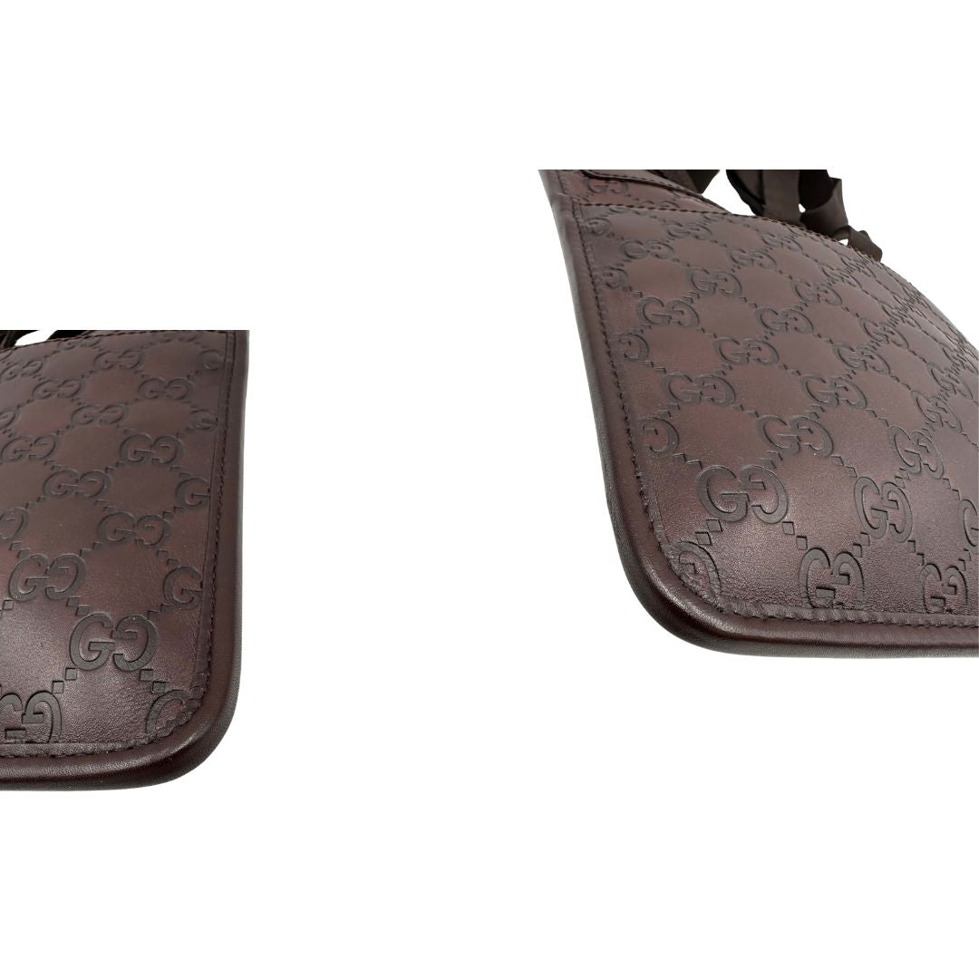 Borsa Gucci in pelle GG, munita di una tracolla in tessuto regolabile, di lusso, originale, ottime condizioni, usata.