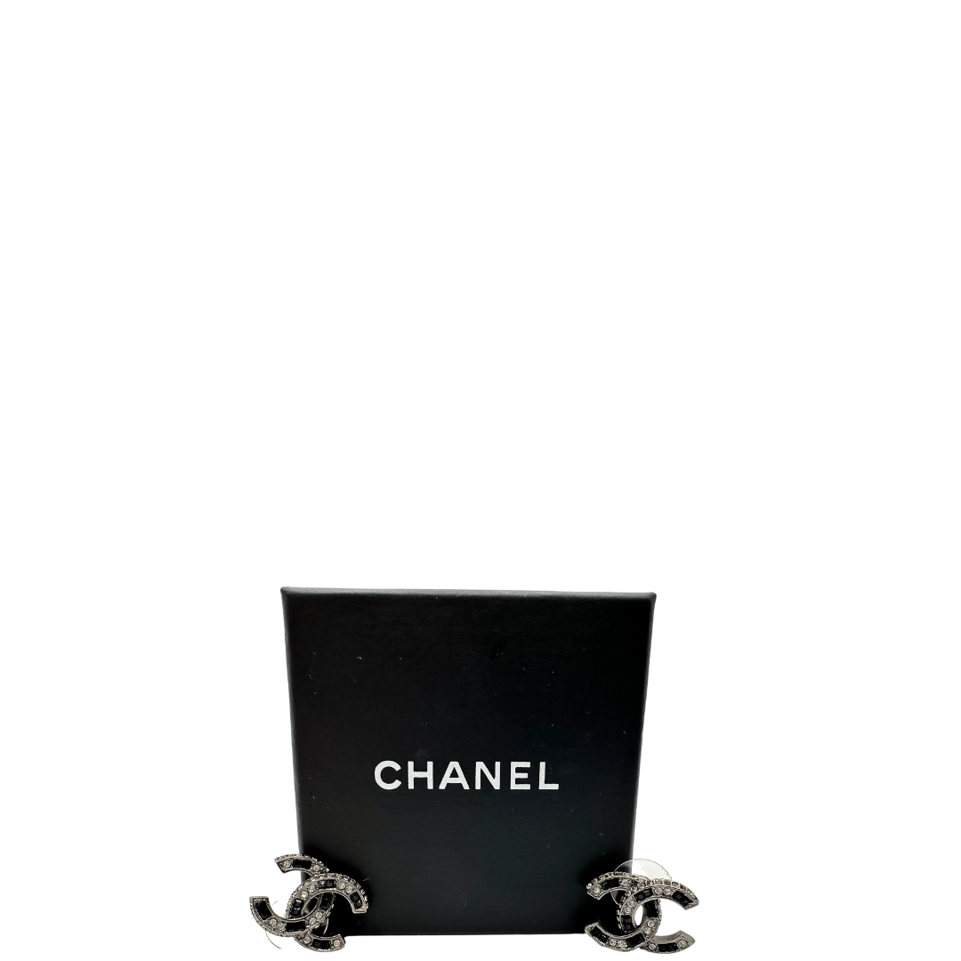 orecchini chanel lobo con logo CC in strass. Gioielli di lusso usati