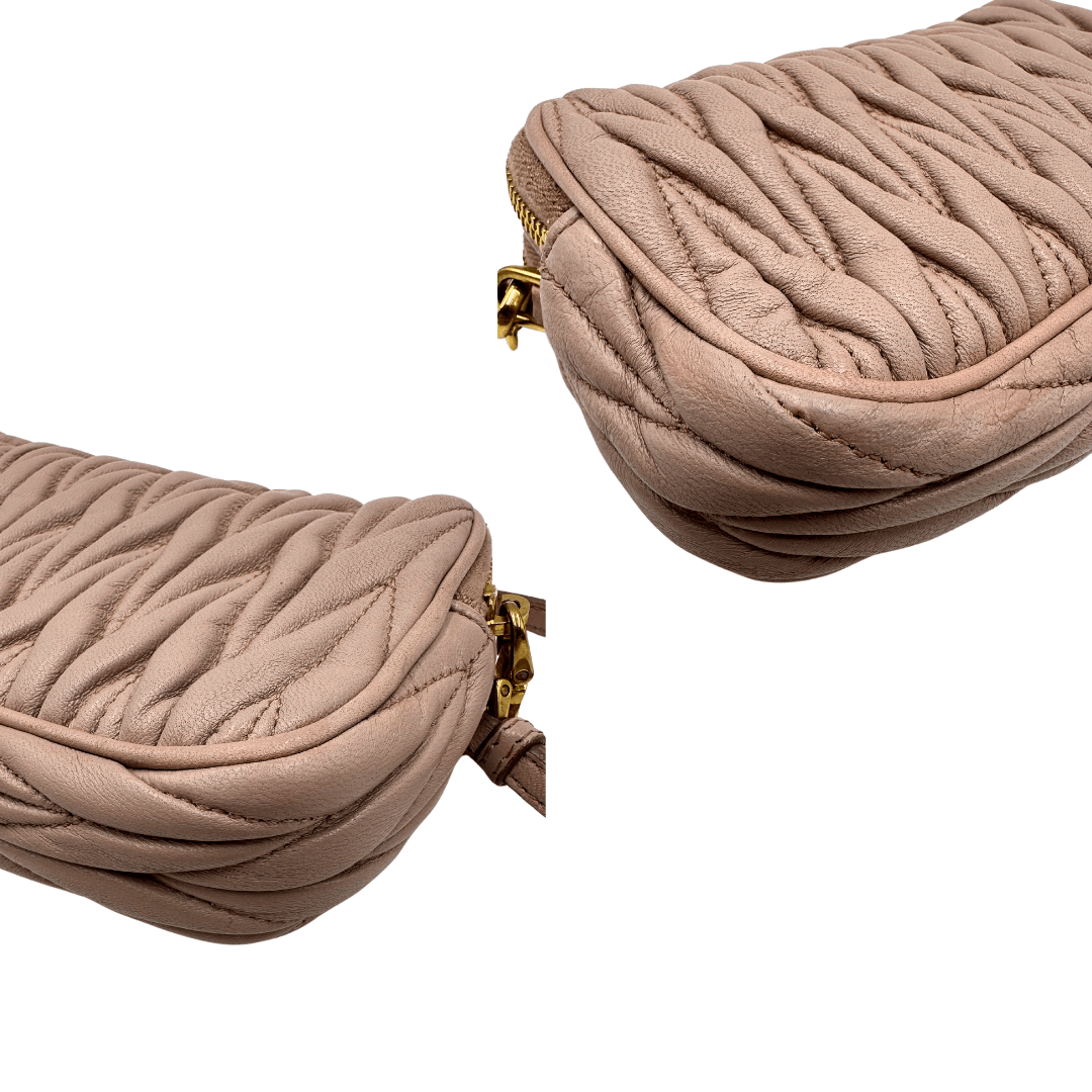 Pochette Miu Miu gaufré