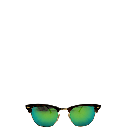 Occhiali da sole Rayban verde a specchio con forma iconica. Accessori di lusso usati