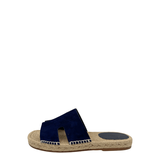 Espadrillas Antigua Hermès in suede blu con suola in corda, eleganti e confortevoli, perfette per un look estivo sofisticato.