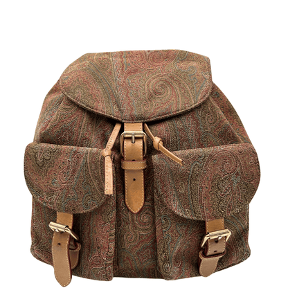 Zaino Etro in tessuto trama Paisley bordeaux con dettagli in pelle e doppie tasche frontali, un accessorio iconico e versatile per uno stile sofisticato e casual-chic.