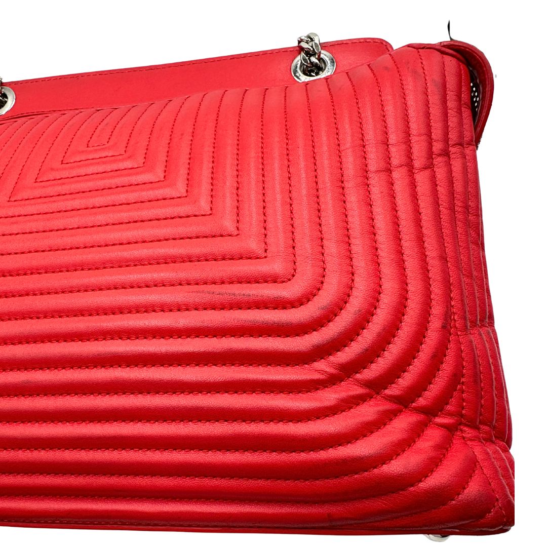 angolo Borsa Dot Com Fendi in pelle rossa con parti metalliche argentate con manico singolo e tracolla scorrevole in catena con spallaccio in pelle 