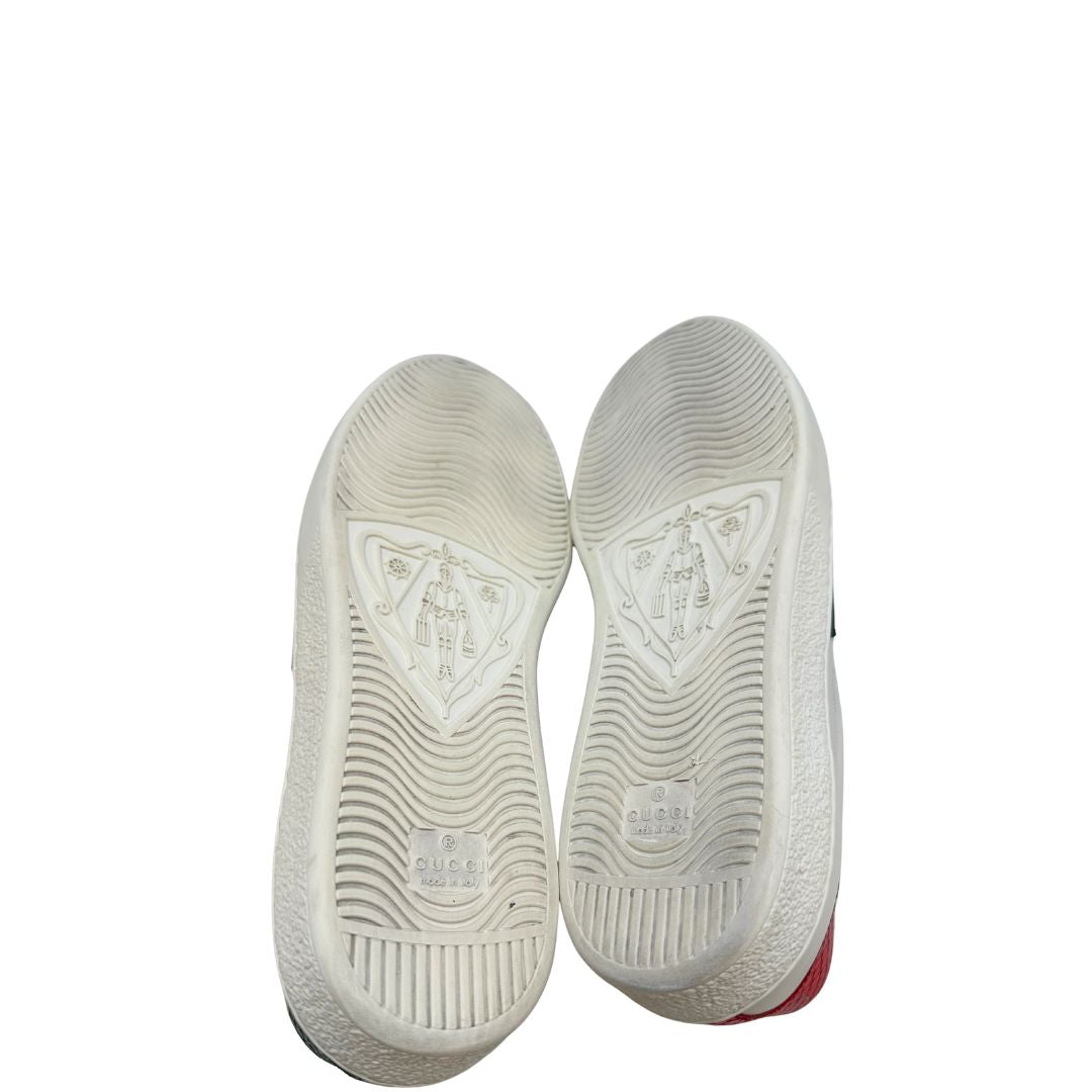  Scarpe Gucci in pelle bianca impreziosite da striscia Web verde e rossa. Complete di corredo, di lusso, originali, ottime condizioni.