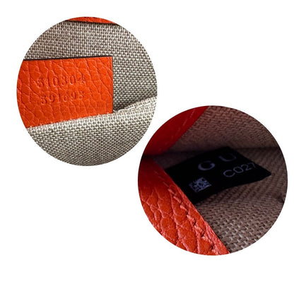 Numero seriale; Borsa Gucci Interlocking in pelle martellata arancione con parti metalliche dorate. Munita di una tracolla scorrevole in catena e spallaccio. Rifinita con chiusura doppie G incrociate. Completa di dustbag. Originale, usato, in condizioni ottime. 