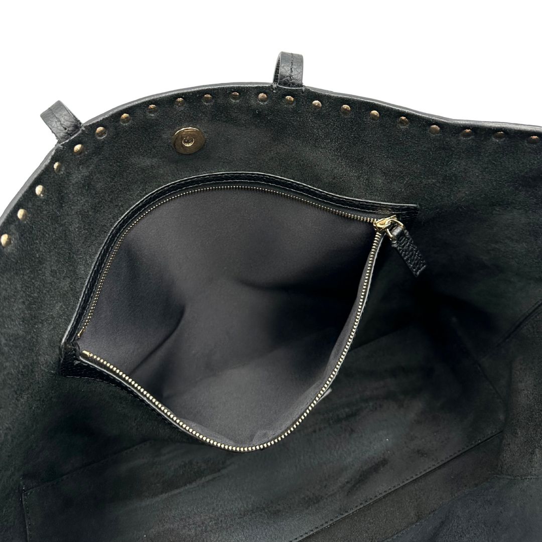 Borsa Valentino Garavani in pelle nera con parti metalliche dorate, impreziosita da borchie piramidali sulle finiture superiori; munita di doppi manici, di lusso, originale, ottimo stato.