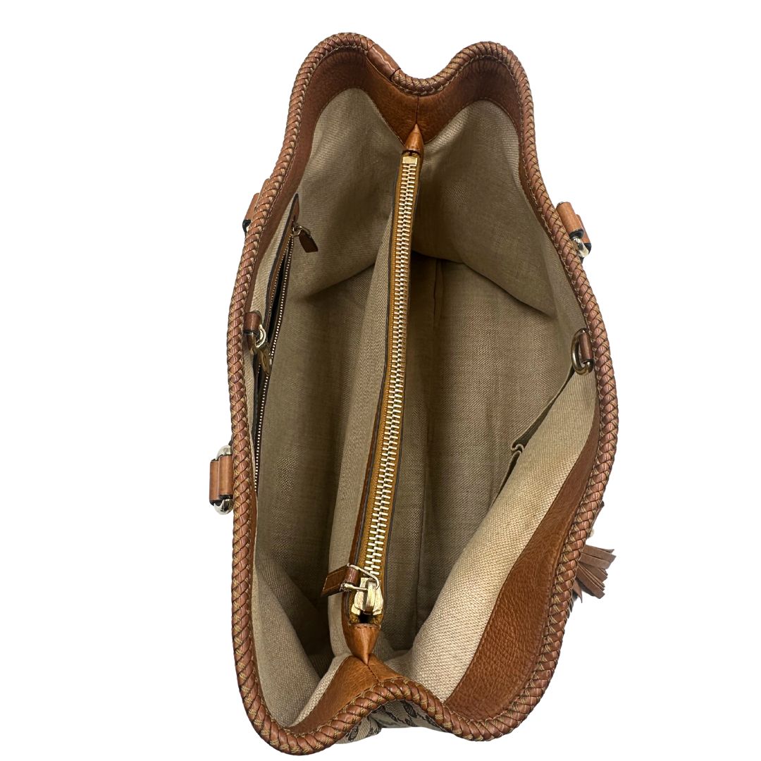 interno Borsa Gucci in tessuto GG monogram con finiture in pelle marroni e parti metalliche dorate; munita di doppi manici, da portare a spalla, di lusso, originale, ottime condizioni. 