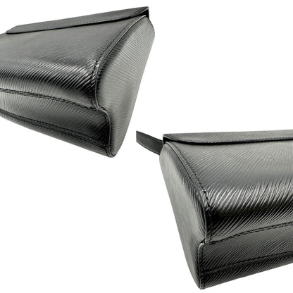 angoli Borsa Louis Vuitton in pelle Epi nera con parti metalliche argentate, munita di una tracolla scorrevole in catena e spallaccio in pelle. Rifinita con logo LV in metallo sul front. Completa di corredo, di lusso, originale, ottime condizioni, usata. 