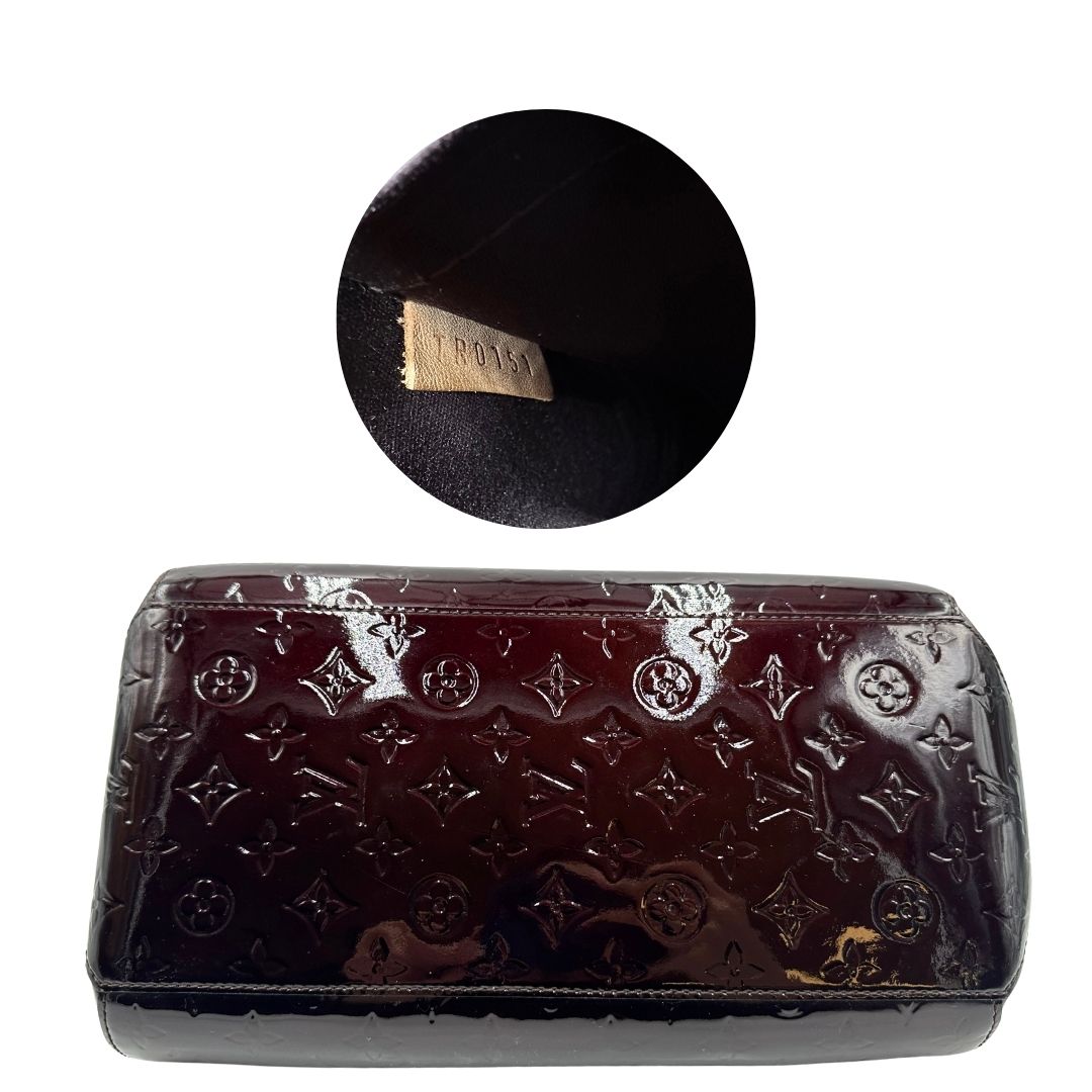 Base Borsa Louis Vuitton in pelle Vernis color amaranto con trama monogram e parti metalliche dorate. Munita di doppi manici stondati; da portare a spalla. Originale, usata, di lusso, in ottime condizioni