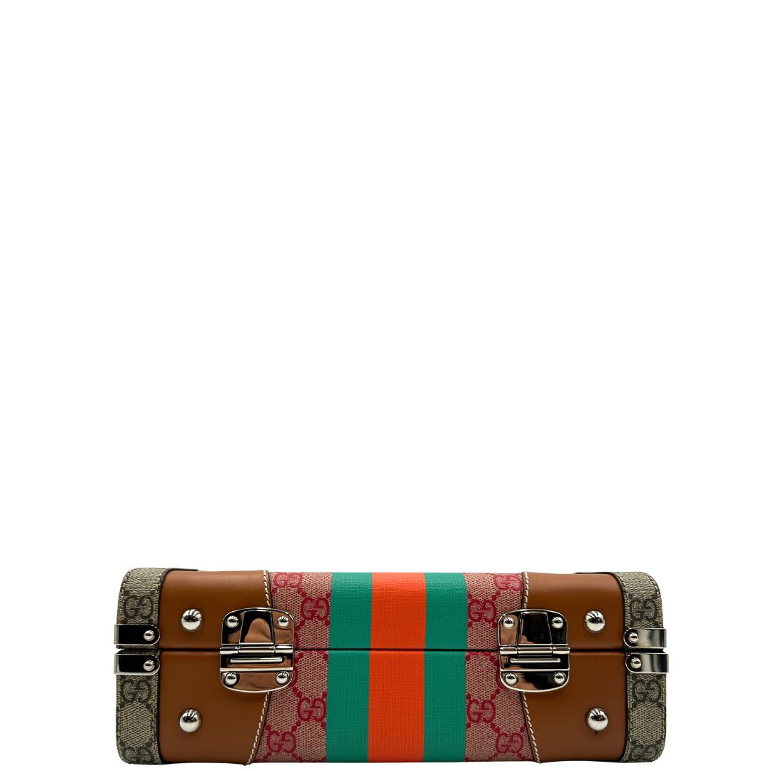 base Valigia rigida Gucci in canvas GG Supreme monogram con finiture in pelle marroni e parti metalliche argentate; munita di un manico singolo e una tracolla amovibile e regolabile. Completa di corredo, di lusso, originale, eccellenti condizioni.  