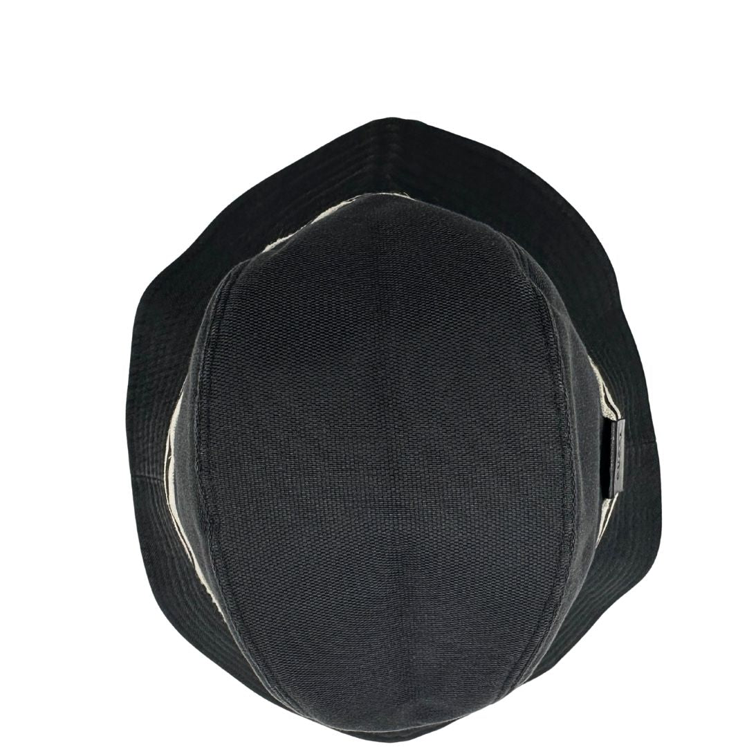 Cappello Gucci nero impreziosito da un nastro bicolore, di lusso, originale, ottime condizioni.