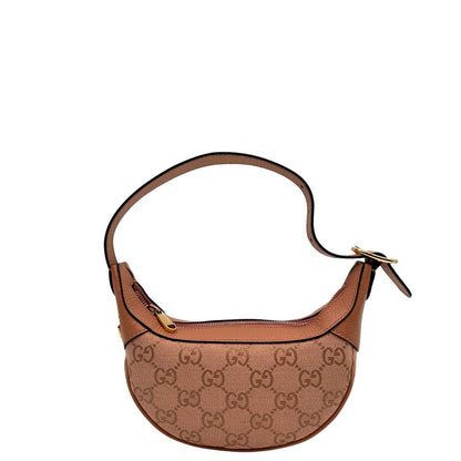 retro Borsa Gucci in tessuto GG monogram rosa pesca con finiture in pelle tono su tono e parti metalliche dorate; munita di un manico singolo regolabile e catenella interna con moschettone portachiavi. Completa di corredo, di lusso, originale, ottimo stato.