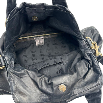 interno  Borsa Gucci in pelle nera con parti metalliche dorate; munita di doppi manici e una tracolla amovibile. Completa di dustbag, di lusso, originale, ottime condizioni. 
