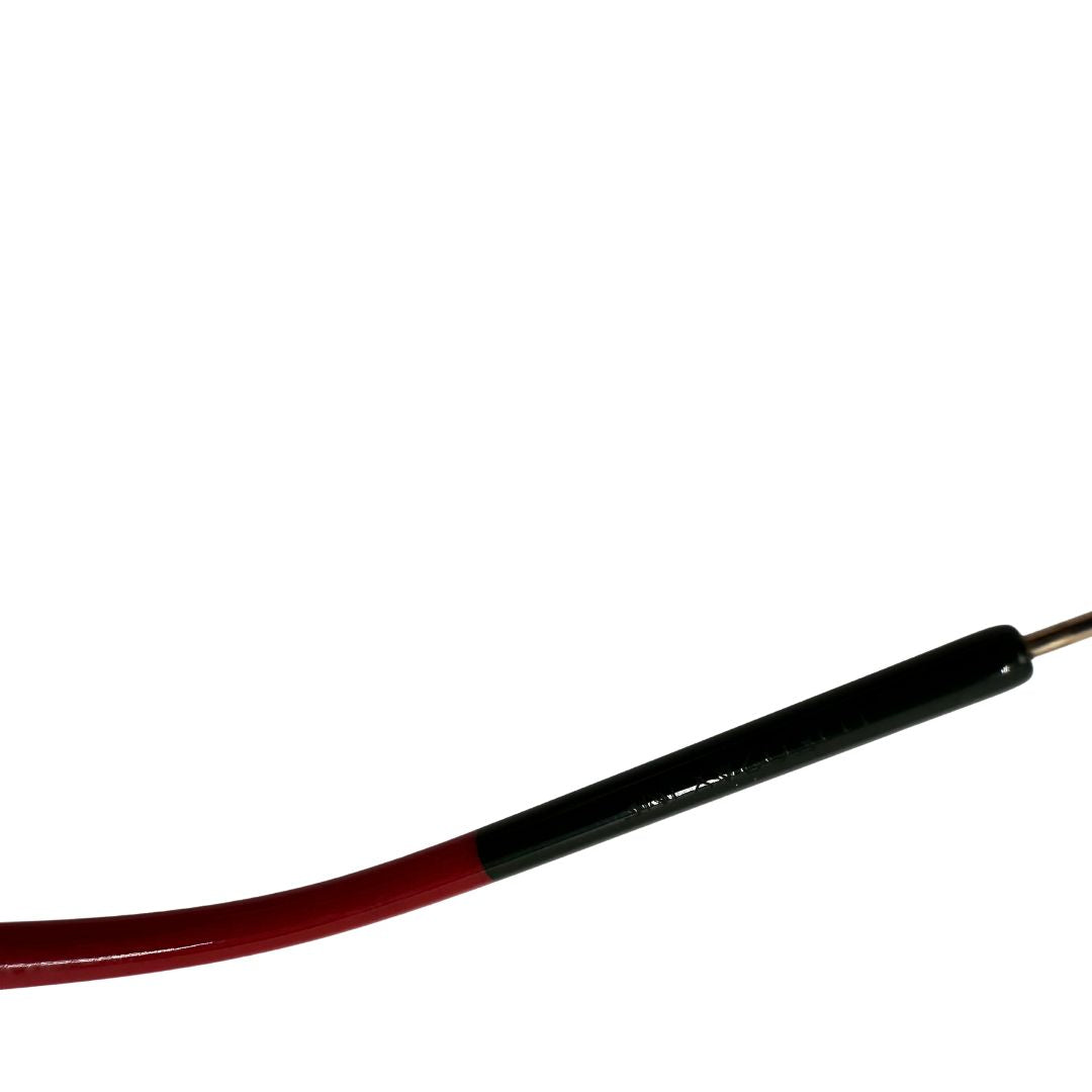 occhiali da sole Gucci in metallo dorato e asticelle con gli iconici colori Web. Completi di custodia, di lusso, originale, ottime condizioni.