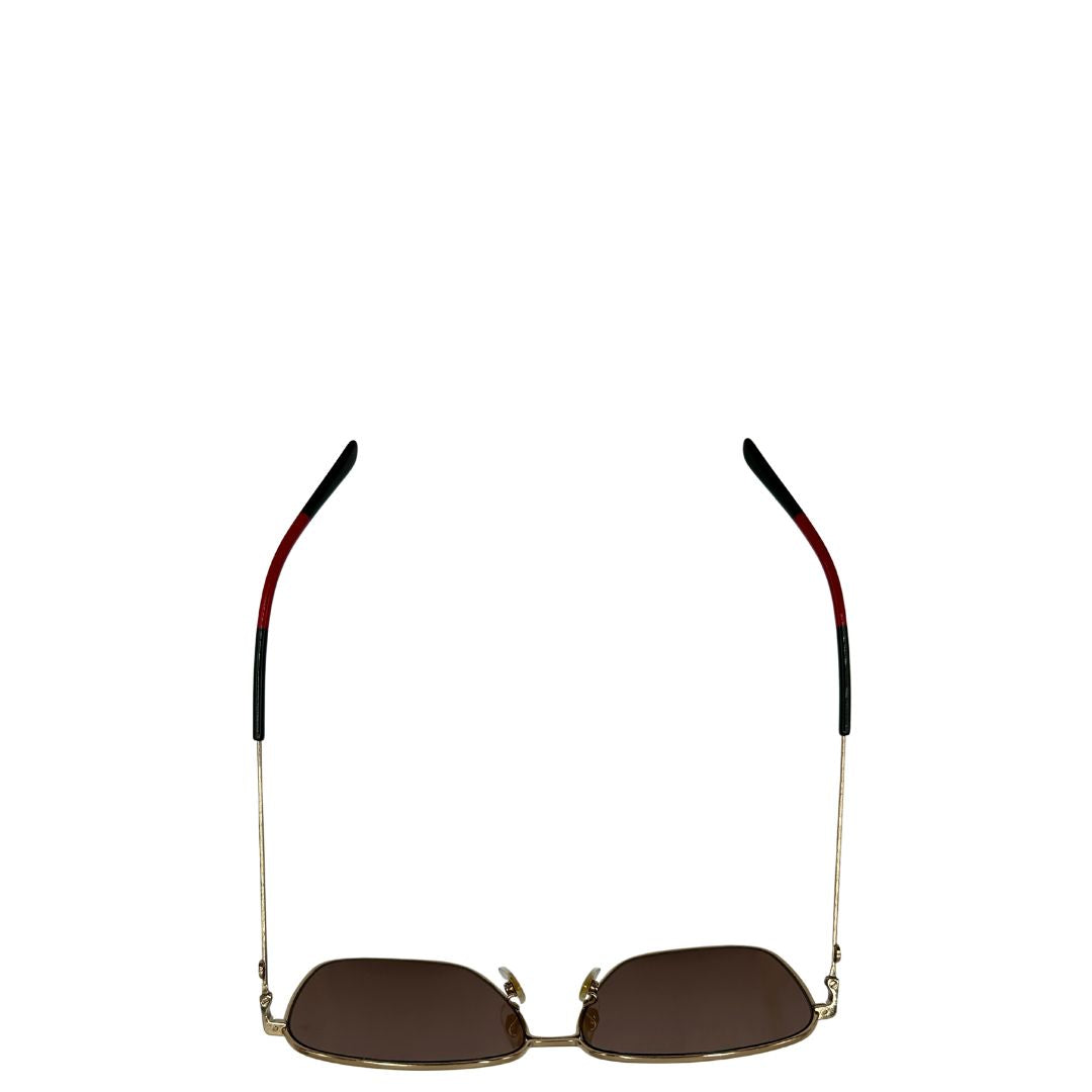 occhiali da sole Gucci in metallo dorato e asticelle con gli iconici colori Web. Completi di custodia, di lusso, originale, ottime condizioni.