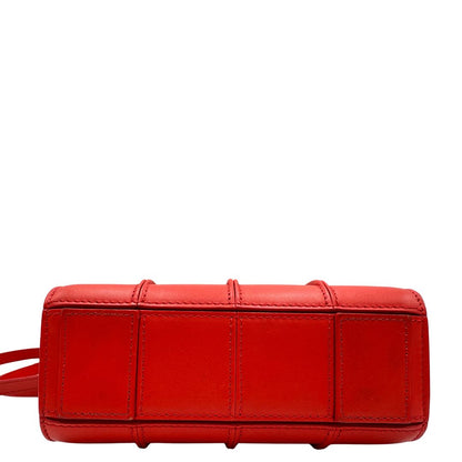 base  Borsa Max Mara in pelle rossa con parti metalliche argentate; impreziosita da strass lungo i laterali e munita di doppi manici fissi e due manici lunghi amovibili, di lusso, originale, ottime condizioni.