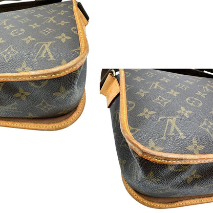 angoli Borsa Messenger Bosphore Louis Vuitton in canvas marrone monogram con finiture in vacchetta naturale, tracolla in tessuto regolabile e parti metalliche dorate, di lusso, originale, usata. 