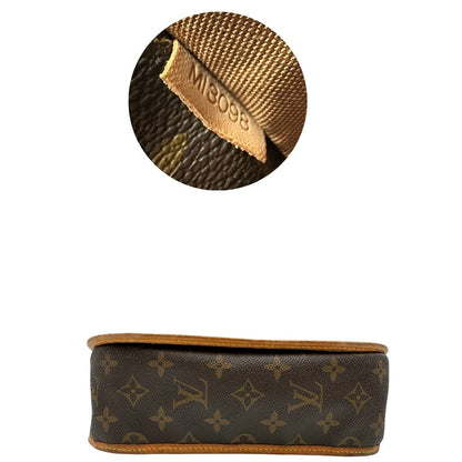 base Borsa Messenger Bosphore Louis Vuitton in canvas marrone monogram con finiture in vacchetta naturale, tracolla in tessuto regolabile e parti metalliche dorate, di lusso, originale, usata. 