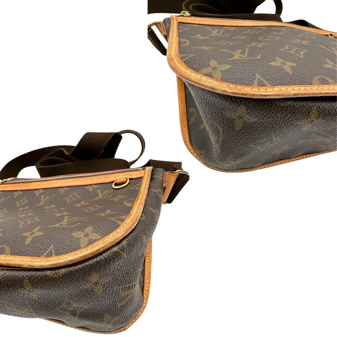 angoli Borsa Messenger Bosphore Louis Vuitton in canvas marrone monogram con finiture in vacchetta naturale, tracolla in tessuto regolabile e parti metalliche dorate, di lusso, originale, usata. 