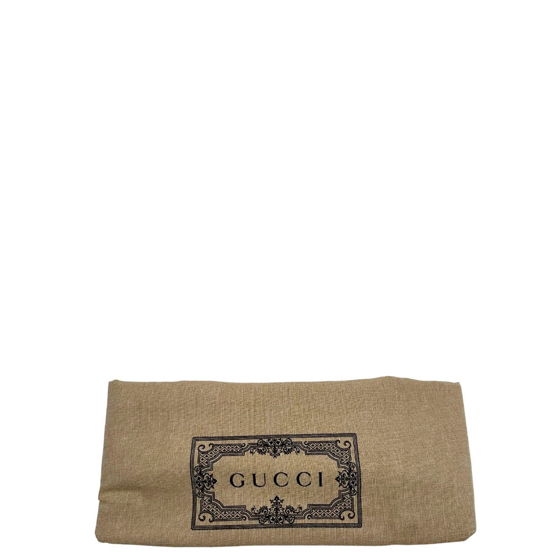  Borsa Gucci in canvas GG monogram beige con finiture in pelle blu e parti metalliche argentate; munita di doppi manici stondati e una tracolla in tessuto Gucci Web blu e rossa, amovibile e regolabile. Completa di dustbag, di lusso, originale, eccellenti condizioni, usata.