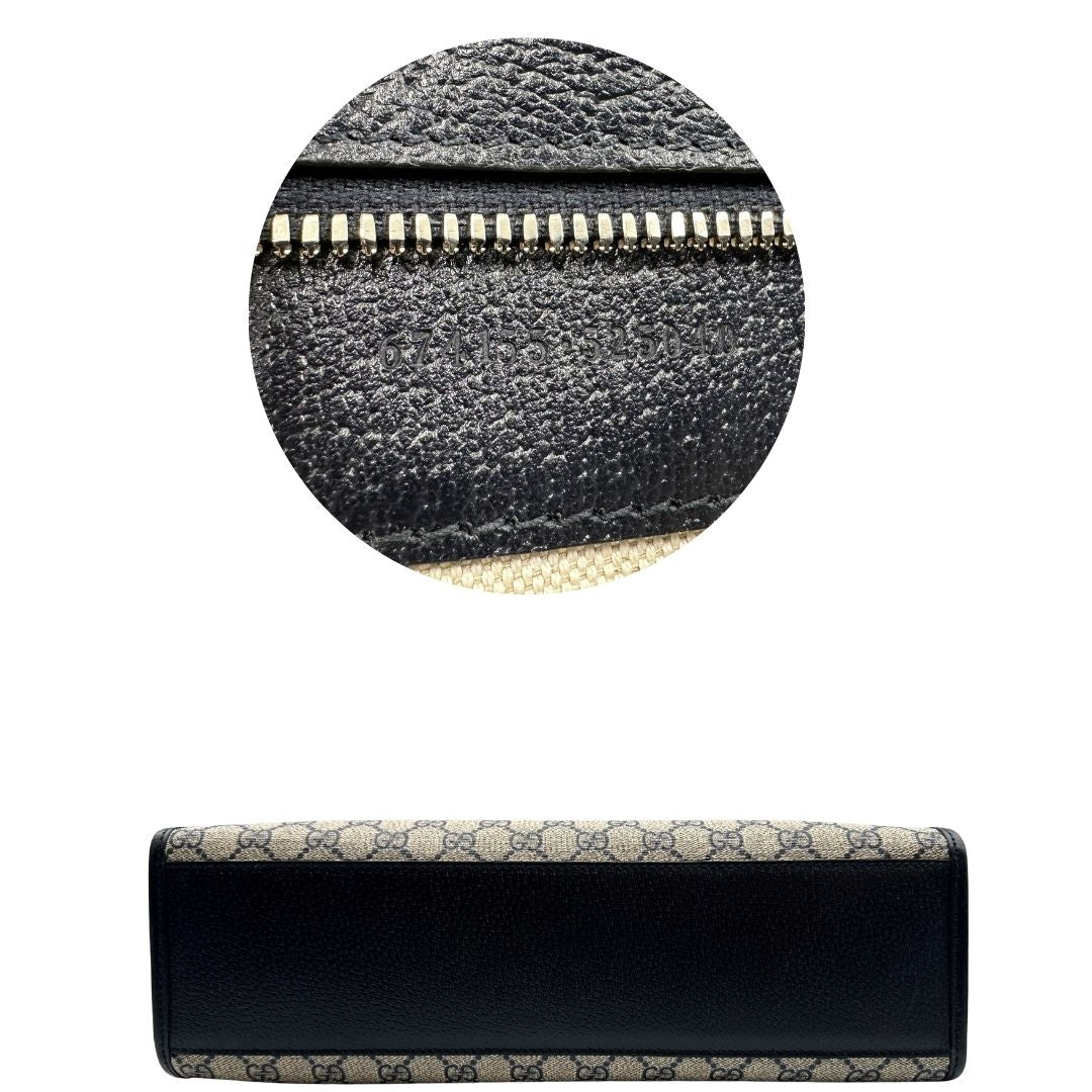  Borsa Gucci in canvas GG monogram beige con finiture in pelle blu e parti metalliche argentate; munita di doppi manici stondati e una tracolla in tessuto Gucci Web blu e rossa, amovibile e regolabile. Completa di dustbag, di lusso, originale, eccellenti condizioni, usata.