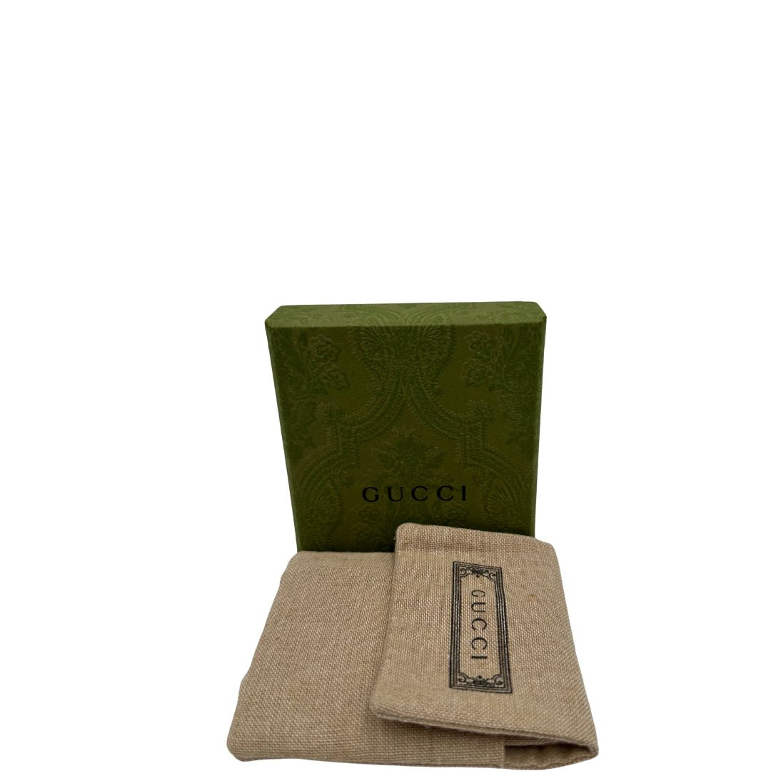 Orecchini Gucci in argento 925 con logo GG. Completi di corredo, di lusso, originale, ottime condizioni.