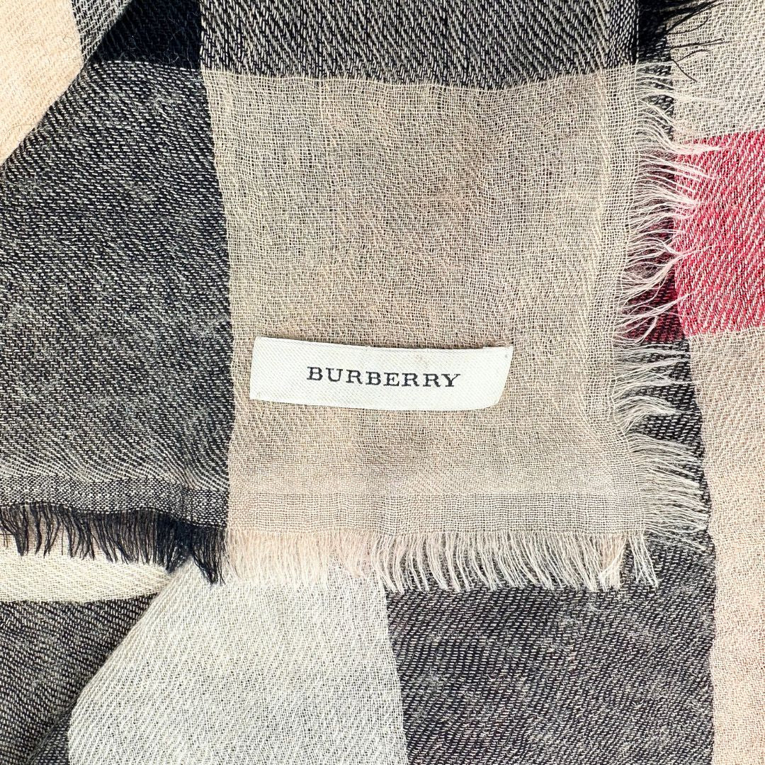 Scialle Burberry 100% lana trama tartan sui toni del beige, di lusso, originale, ottime condizioni.