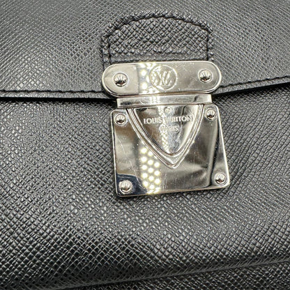 Pochette Taiga Beraia Louis Vuitton