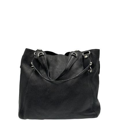 retro Borsa Gucci in pelle nera martellata con parti metalliche argentate; munita di doppi manici, indossabile a spalla, di lusso, originale, ottime condizioni. 