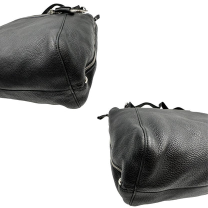 angoli Borsa Gucci in pelle nera martellata con parti metalliche argentate; munita di doppi manici, indossabile a spalla, di lusso, originale, ottime condizioni. 